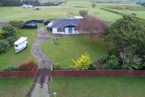 Photo of property in 444 Fraser Road, Normanby, Hawera, 4673