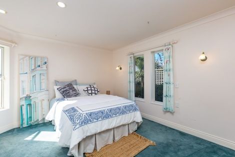 Photo of property in 22 Ara Kuaka, Waikanae Beach, Waikanae, 5036