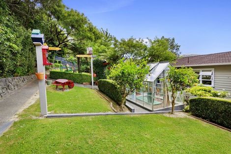 Photo of property in 39 Sunrise Boulevard, Tawa, Wellington, 5028