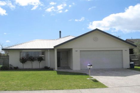 Photo of property in 28 Maesbury Close, Papamoa Beach, Papamoa, 3118
