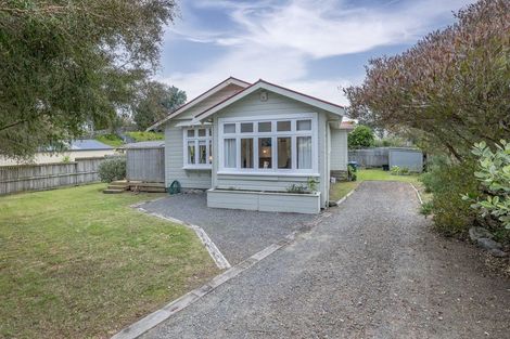 Photo of property in 35 Hicks Crescent, Waikanae Beach, Waikanae, 5036