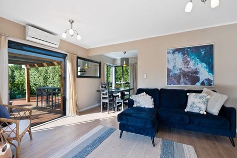 Photo of property in 16 Taihiki Road, Clarks Beach, 2122