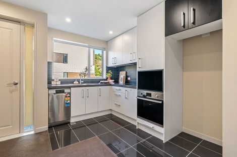 Photo of property in 9/8 Thatcher Crescent, Crofton Downs, Wellington, 6035