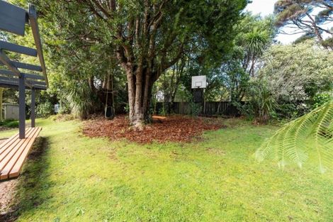 Photo of property in 136 Piha Road, Piha, New Lynn, 0772