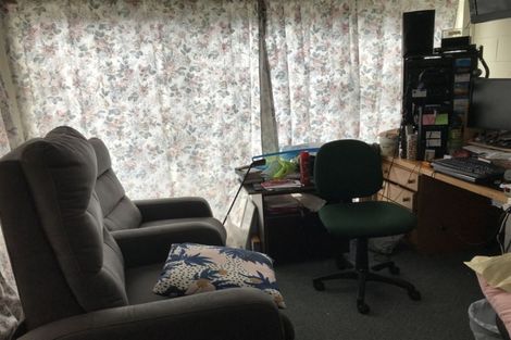 Photo of property in 15 Glenveagh Drive, Mount Roskill, Auckland, 1041