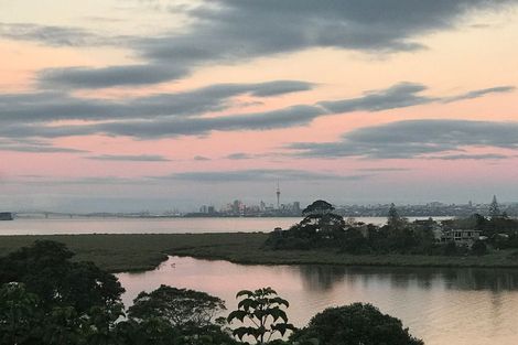 Photo of property in 153b West Harbour Drive, West Harbour, Auckland, 0618