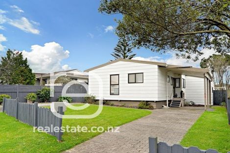 Photo of property in 1 Anglers Way, Wattle Downs, Auckland, 2103