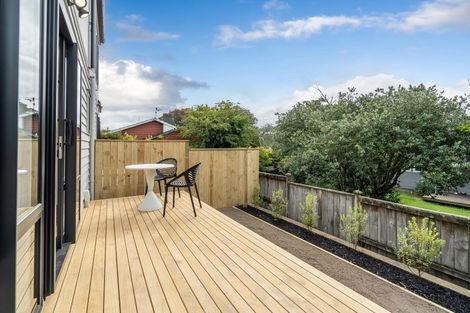 Photo of property in 5c Nea Place, Hillcrest, Auckland, 0627
