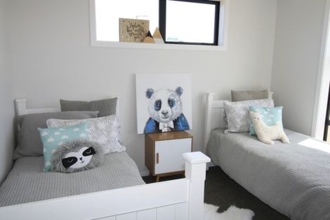 Photo of property in 53 Vinistra Road, Kumeu, 0810