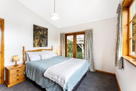 Photo of property in 18 Pinehaven Road, Pinehaven, Upper Hutt, 5019