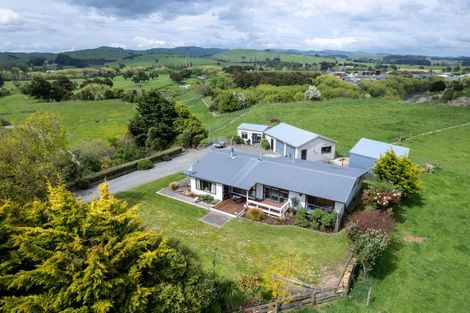 Photo of property in 47 Cowper Side Road, Dannevirke, 4976