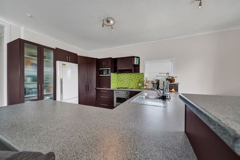 Photo of property in 37 Wallscourt Place, Normanby, Hawera, 4614