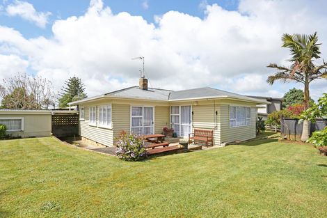 Photo of property in 18 Saint Johns Avenue, Tuakau, 2121