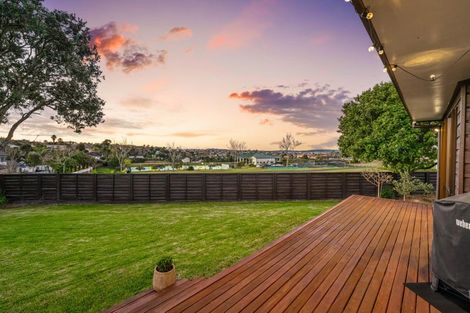 Photo of property in 22 Matisse Drive, West Harbour, Auckland, 0618