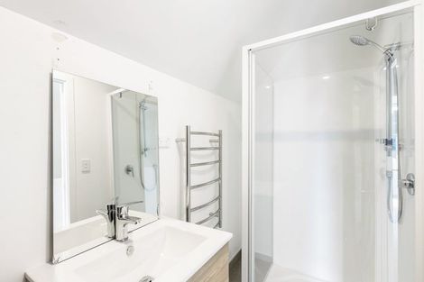 Photo of property in 16/12 Tawa Road, Te Atatu Peninsula, Auckland, 0610