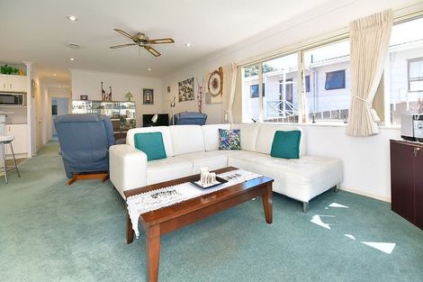 Photo of property in 1/840 Whangaparaoa Road, Manly, Whangaparaoa, 0930