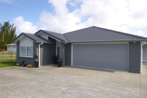 Photo of property in 120 Matua Road, Huapai, Kumeu, 0810
