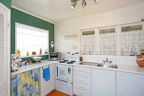 Photo of property in 18 Saint Johns Avenue, Tuakau, 2121