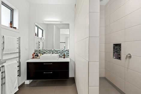 Photo of property in 5 Wrybill Way, Point Wells, Warkworth, 0986