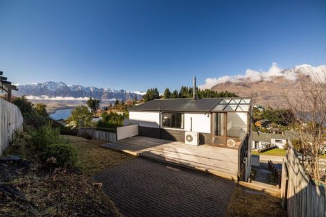 Photo of property in 9b Dart Place, Fernhill, Queenstown, 9300