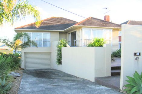 Photo of property in 2/42 Sunrise Avenue, Mairangi Bay, Auckland, 0630