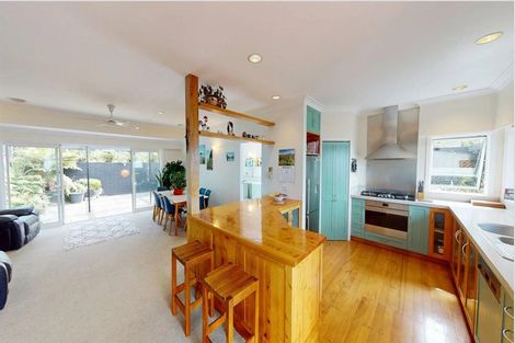 Photo of property in 180 Kawaha Point Road, Kawaha Point, Rotorua, 3010