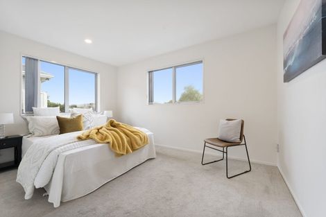 Photo of property in 25 View Road, Henderson, Auckland, 0612