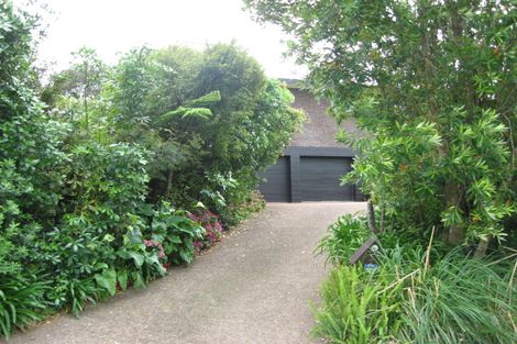 Photo of property in 2 Moreton Drive, Manly, Whangaparaoa, 0930