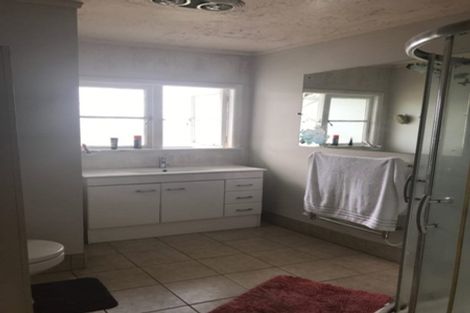 Photo of property in 8 Lewis Street, Blockhouse Bay, Auckland, 0600