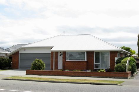 Photo of property in 2/143 Withells Road, Avonhead, Christchurch, 8042