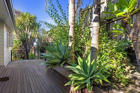 Photo of property in 2c Braemar Road, Rothesay Bay, Auckland, 0630