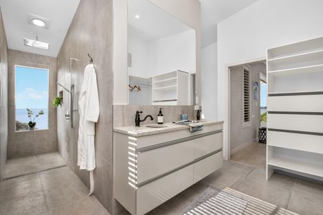 Photo of property in 16 Crispe Road, Clarks Beach, 2122