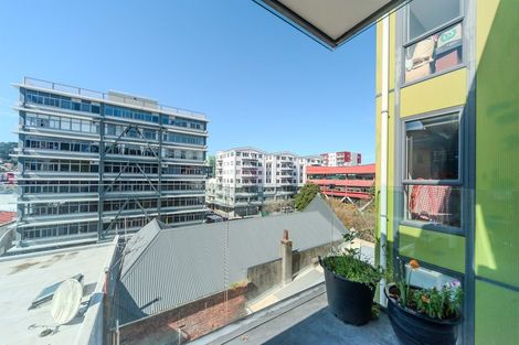 Photo of property in Dual Apartments, 406/142 Vivian Street, Te Aro, Wellington, 6011