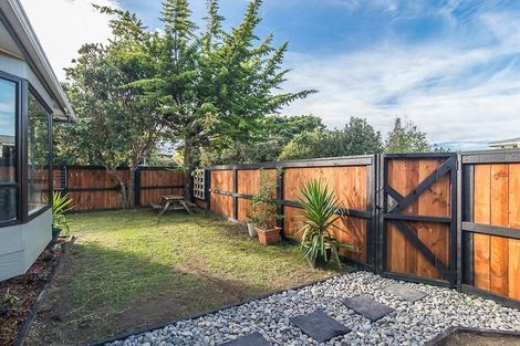 Photo of property in 6 Jane Street, Waikanae Beach, Waikanae, 5036