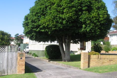 Photo of property in 1/39 Hill Crescent, New Lynn, Auckland, 0600