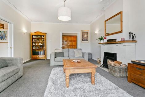 Photo of property in 18 Queen Street, Cambridge, 3434