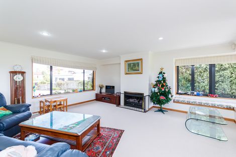 Photo of property in 40 Kilkenny Place, Fitzherbert, Palmerston North, 4410