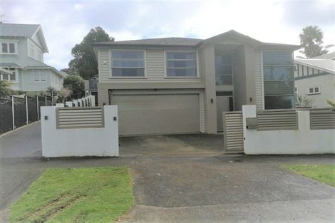 Photo of property in 27 Momona Road, Greenlane, Auckland, 1051