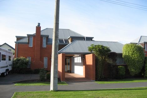 Photo of property in 1/90 Hamilton Avenue, Ilam, Christchurch, 8041