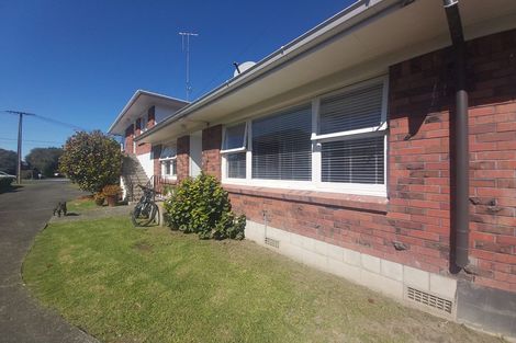 Photo of property in 2/766 Beach Road, Browns Bay, Auckland, 0630
