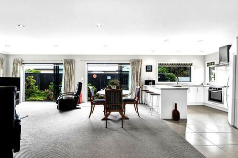 Photo of property in 1/276 Mangorei Road, Merrilands, New Plymouth, 4312