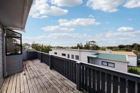 Photo of property in 40 Elliston Crescent, Stanmore Bay, Whangaparaoa, 0932