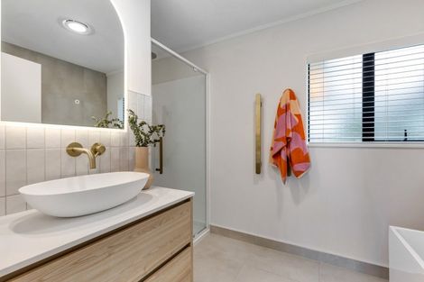 Photo of property in 341a Ostrich Farm Road, Pukekohe, 2679