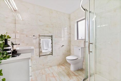 Photo of property in 56 Harrowglen Drive, Northcross, Auckland, 0630