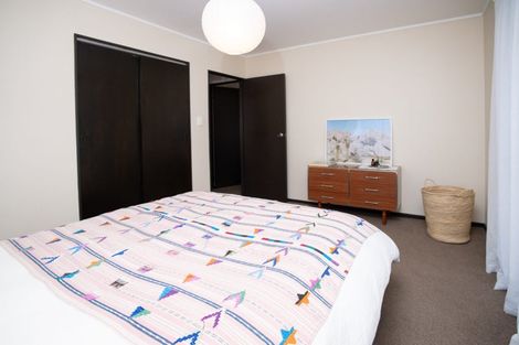 Photo of property in 6b Spencer Place, Merrilands, New Plymouth, 4312