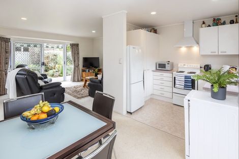 Photo of property in 39b Portadown Avenue, Pakuranga Heights, Auckland, 2010