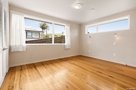 Photo of property in 29 Sycamore Drive, Sunnynook, Auckland, 0620