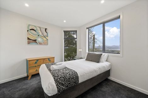 Photo of property in 4a Robieson Lane, Roseneath, Wellington, 6011