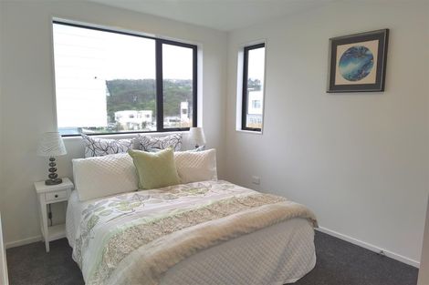 Photo of property in 2 Poruru Close, Papakura, 2110