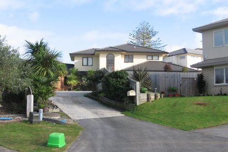 Photo of property in 36 Piper Place, Goodwood Heights, Auckland, 2105
